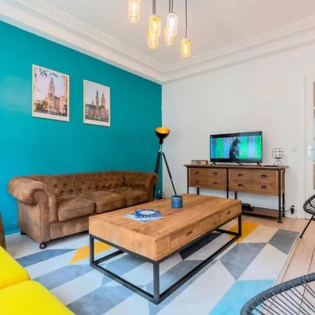 Beautiful With Balcony 4 Bedrooms!